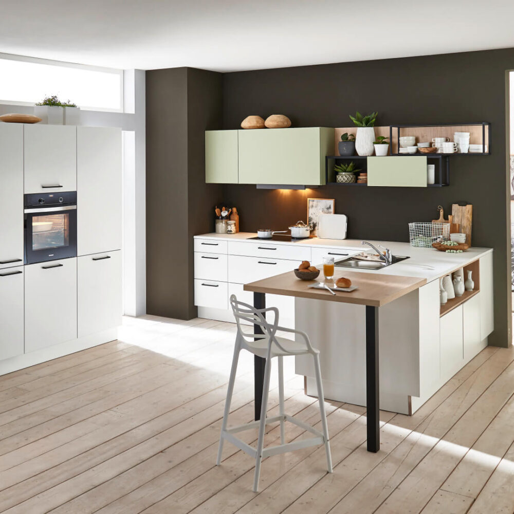 Nolte Moderne L-Küche weiß mit Tresen