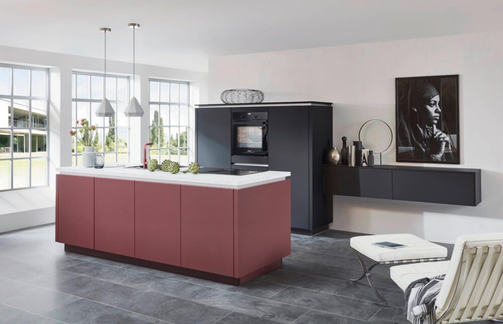 Nobilia Design Inselküche rostrot schwarzblau