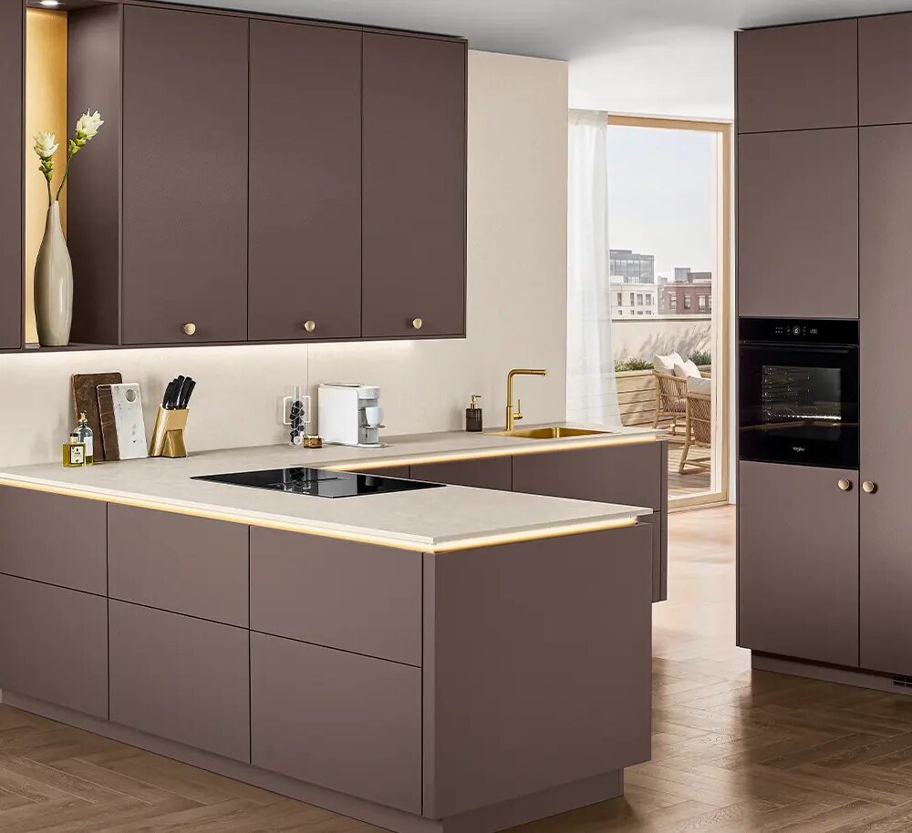 Nobilia Moderne Küche mit Halbinsel Berry matt